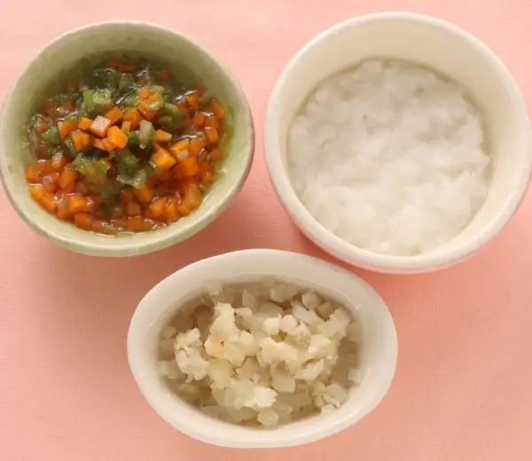 かじきと玉葱のやわらか煮 レタスと人参のおひたし