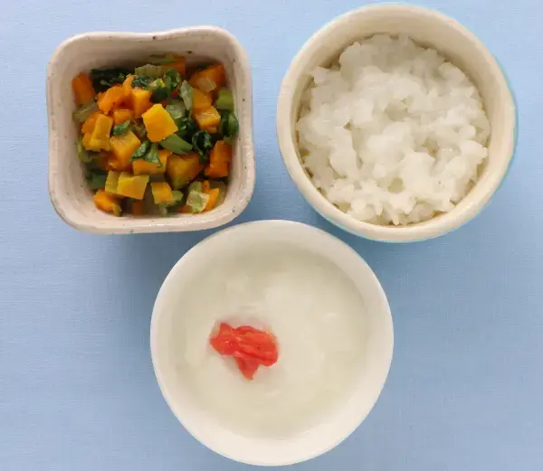 ヨーグルト ミニトマトのせ