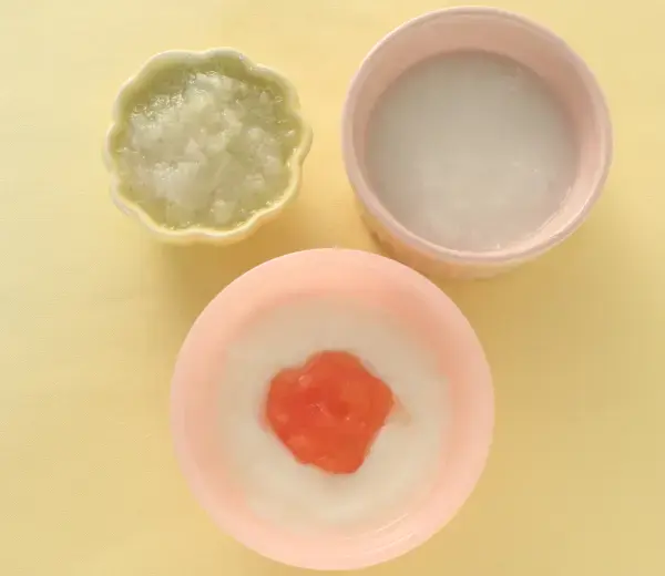 ヨーグルト トマトペーストのせ
