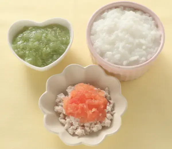 チキンのミニトマトソースがけ
