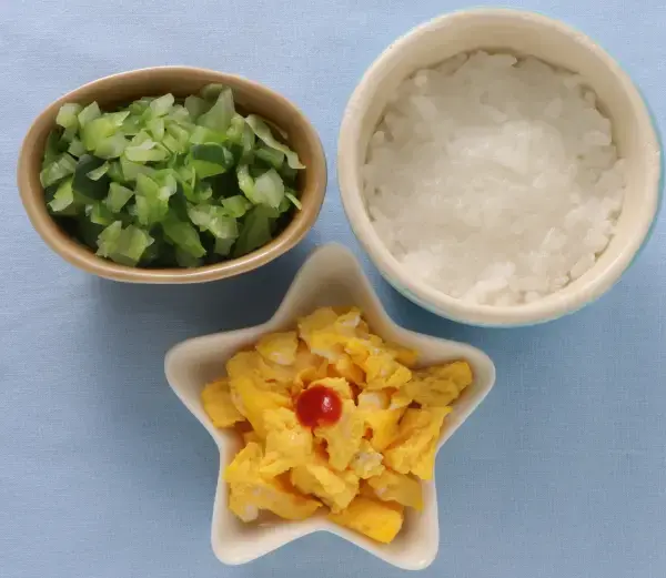 チーズオムレツ キャベツと胡瓜のやわらか煮