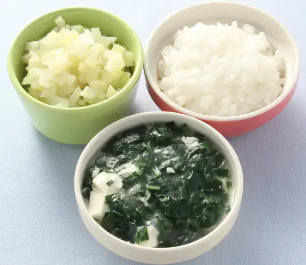 くずし豆腐と青菜のとろみ煮 じゃが芋と玉葱のやわらかあえ