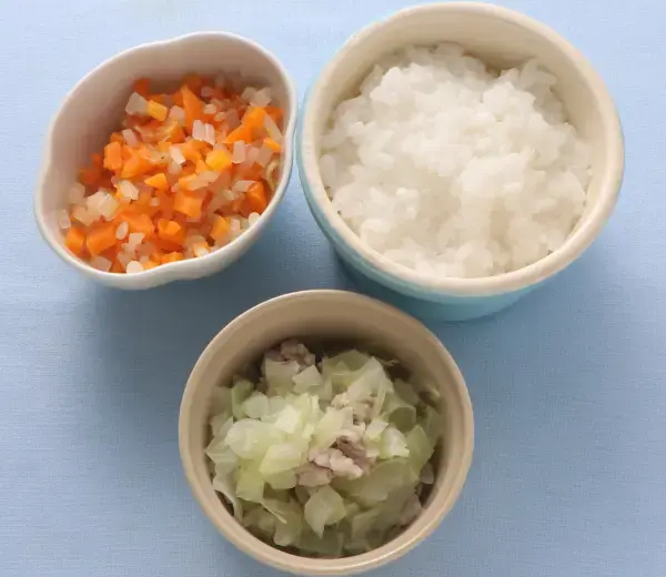 豚肉とキャベツの煮もの もやしと人参のあえもの