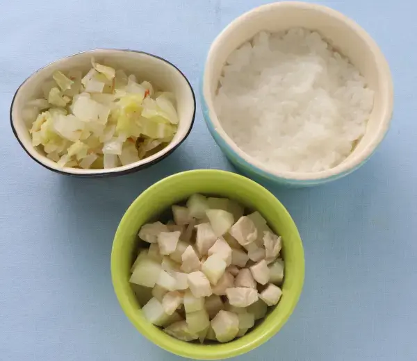 鶏じゃが キャベツと玉葱のおかかあえ