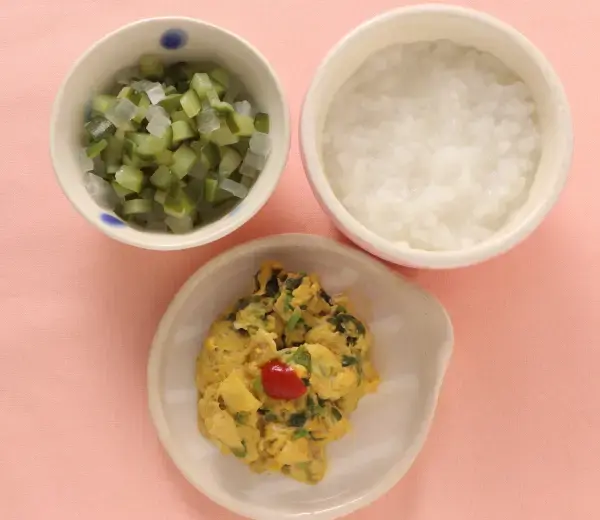 レタスのオムレツ風