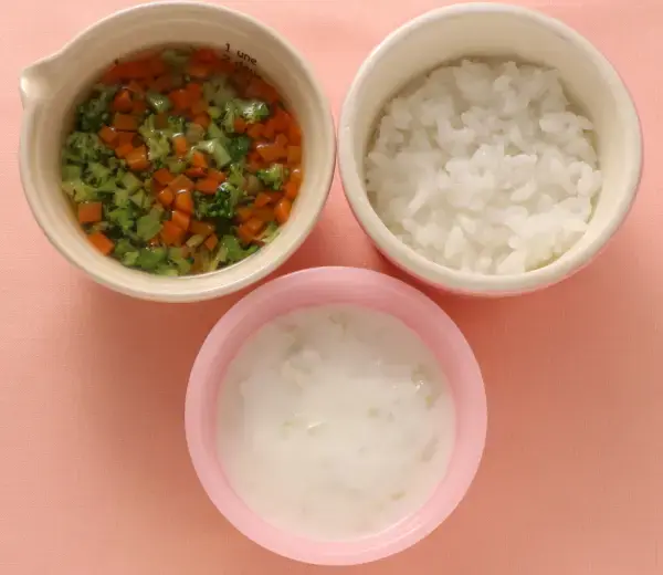 キャベツのヨーグルトサラダ 野菜スープ