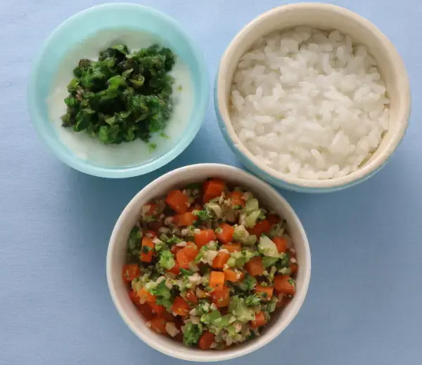 お豆と野菜のケチャップ煮 レタスのヨーグルトサラダ