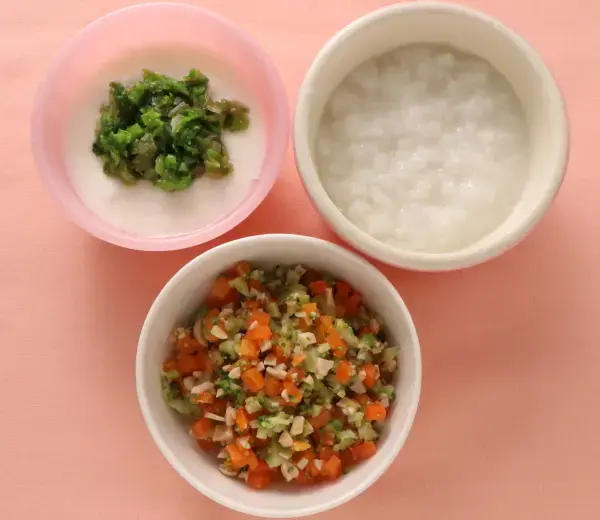 お豆と野菜のケチャップ煮 レタスのヨーグルトサラダ
