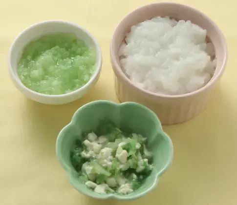 豆腐とレタスのつぶしあえ