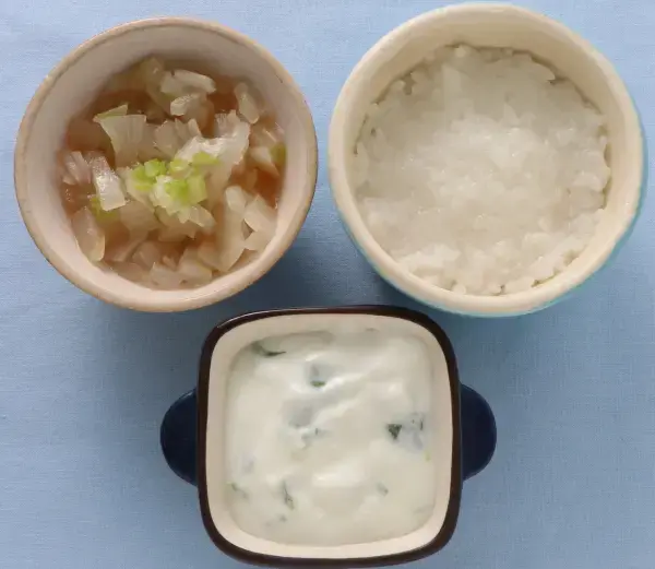 レタスのヨーグルトサラダ 白菜と玉葱のケチャップ煮