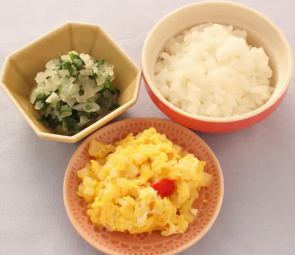 ポテトのオムレツ風 レタスと玉葱のやわらか煮