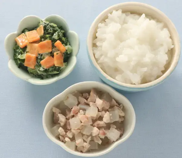 鶏肉と大根のおかか煮 レタスと人参のマヨあえ
