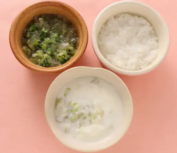 レタスのヨーグルトサラダ 野菜スープ