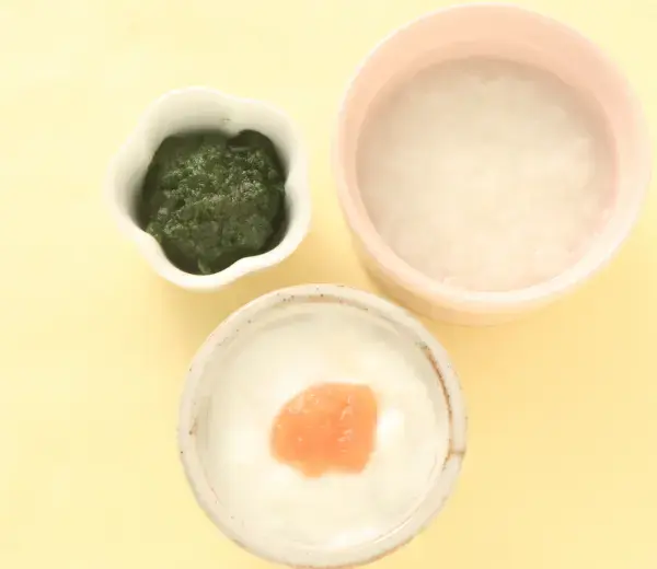 ヨーグルト トマトペーストのせ レタスのつぶし煮