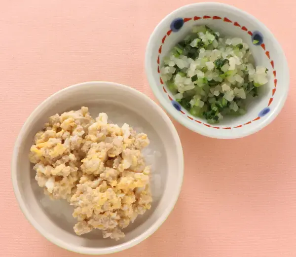 豚たま丼 もやしと青菜のおひたし
