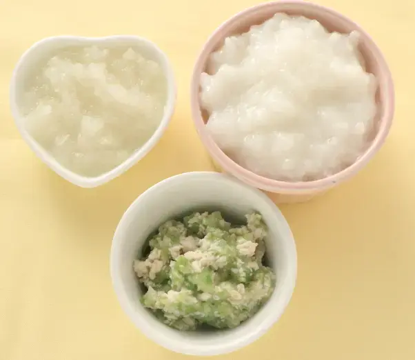 鶏肉とレタスのレンジ蒸し 玉葱のペースト