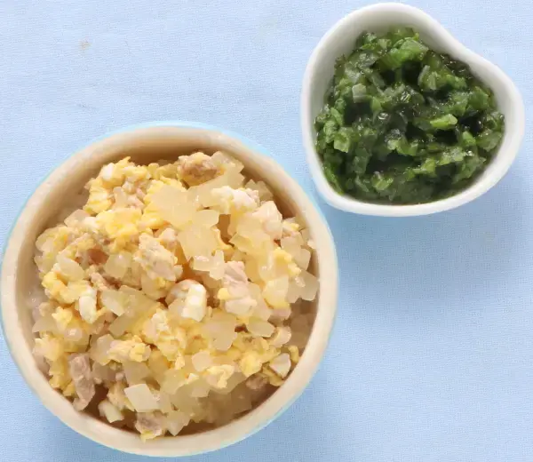 親子丼 レタスとわかめのやわらか煮