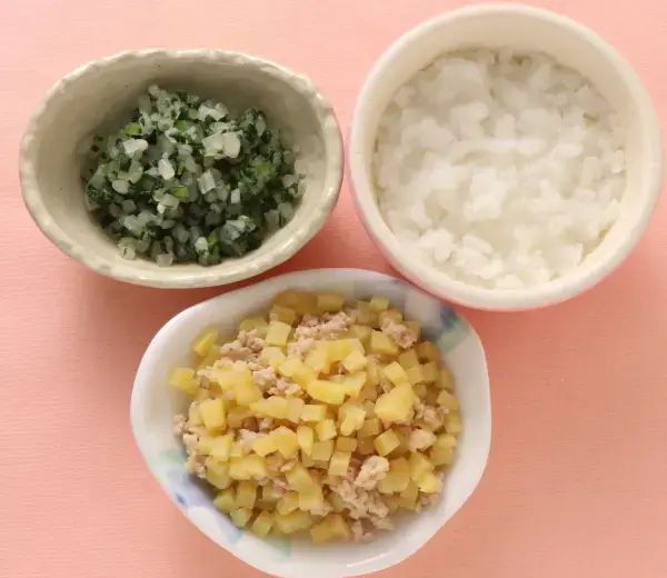 さつま芋のそぼろ煮 青菜ともやしの煮びたし