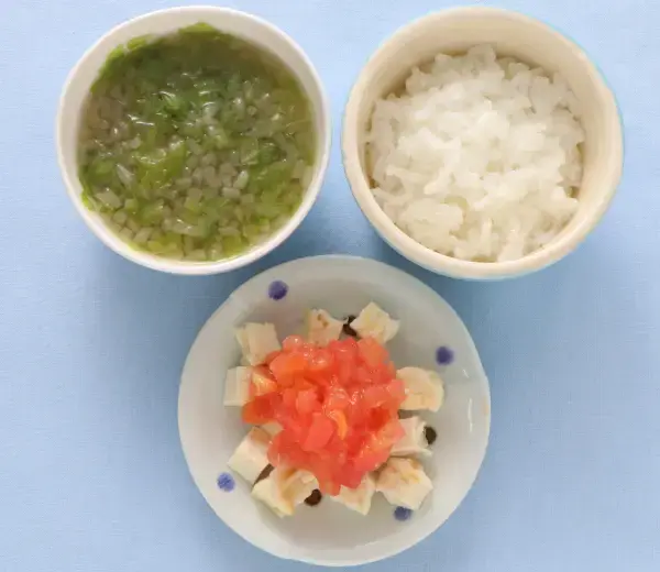 豆腐ステーキ トマトソースがけ 野菜スープ