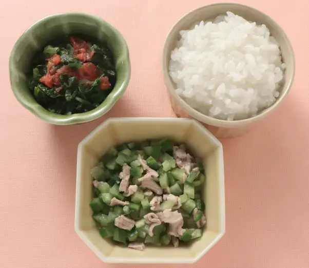 豚肉と胡瓜の煮もの レタスとミニトマトとのやわらかあえ