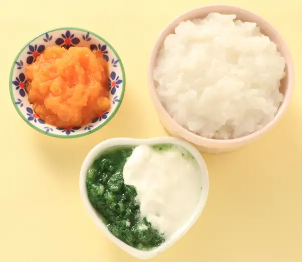水菜のペースト ヨーグルトがけ 人参のピューレ