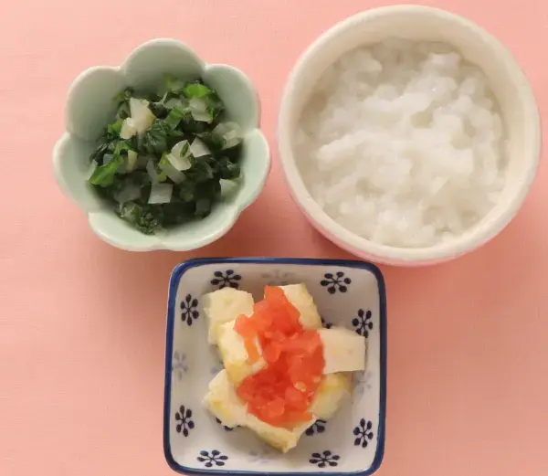 豆腐ステーキ トマトソースがけ レタスと玉葱のお浸し