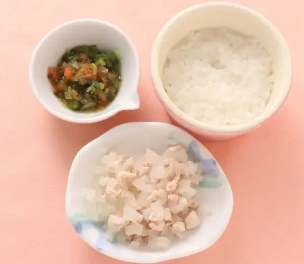 鶏肉と大根のやわらか煮 レタスとトマトのサラダ