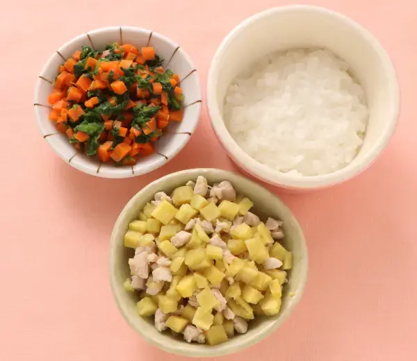 鶏肉とさつま芋のみそ煮 ほうれん草と人参の煮びたし