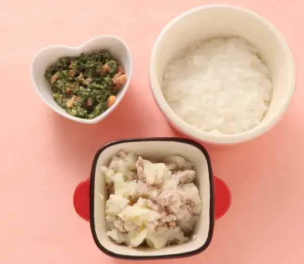 じゃが芋のつぶしあえ レタスとミニトマトのサラダ