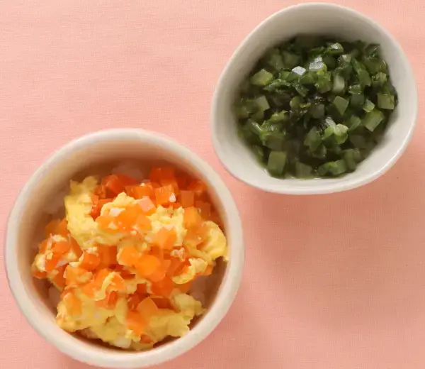 人参の卵とじ丼 温野菜サラダ