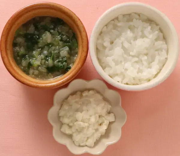 くずし豆腐 ほうれん草のみそ汁