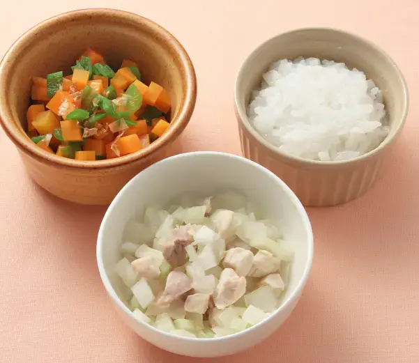 鶏肉と玉葱のレンジ蒸し 人参とピーマンのおひたし