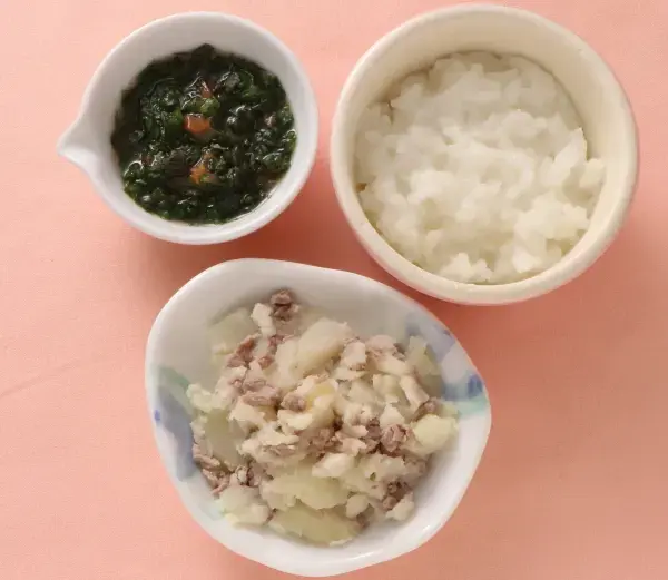 牛肉ポテト レタスとミニトマトのサラダ
