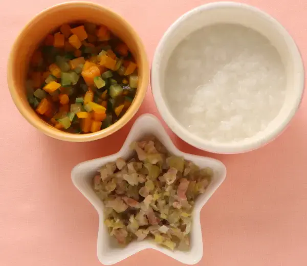 鶏肉とレタスのレンジ蒸し パンプキンサラダ