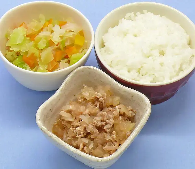 豚肉と玉葱のケチャップ煮