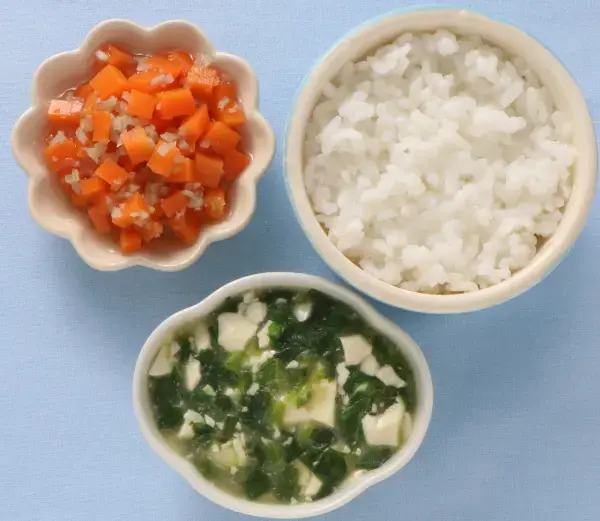 豆腐とレタスのとろみ煮 ごぼうと人参の煮びたし