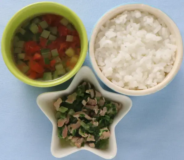 鶏肉とレタスのレンジ蒸し