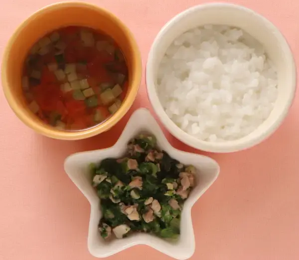 鶏肉とレタスのレンジ蒸し