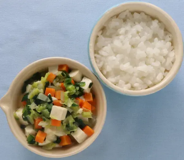 豆腐と野菜のみそ鍋風