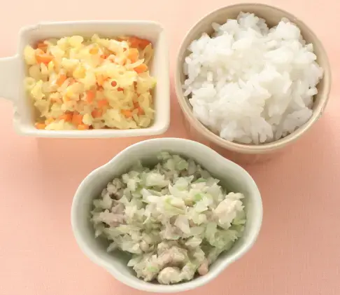 豚肉とキャベツのレンジ蒸し マカロニサラダ