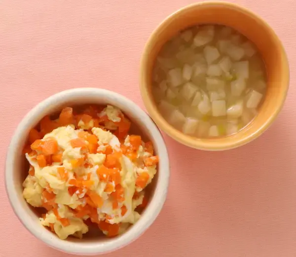 人参の卵とじ丼 じゃが芋と長葱のみそ汁