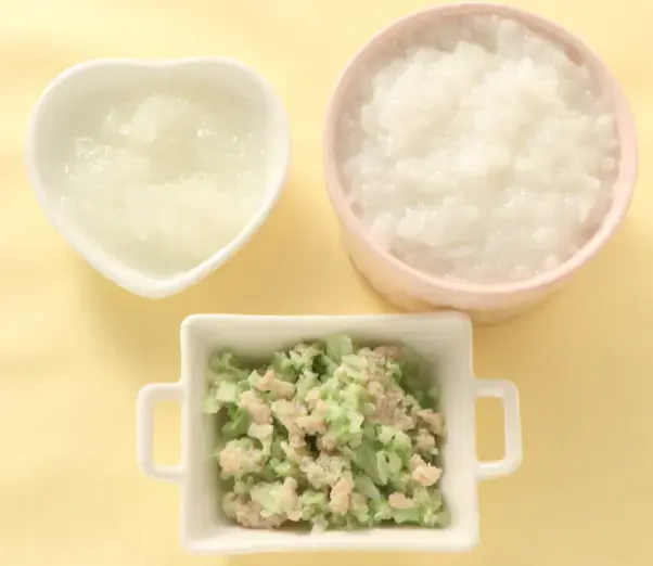 鶏ひきと白菜のレンジ蒸し つぶし玉葱