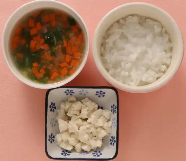 くずし豆腐 ごぼうと水菜のみそ汁